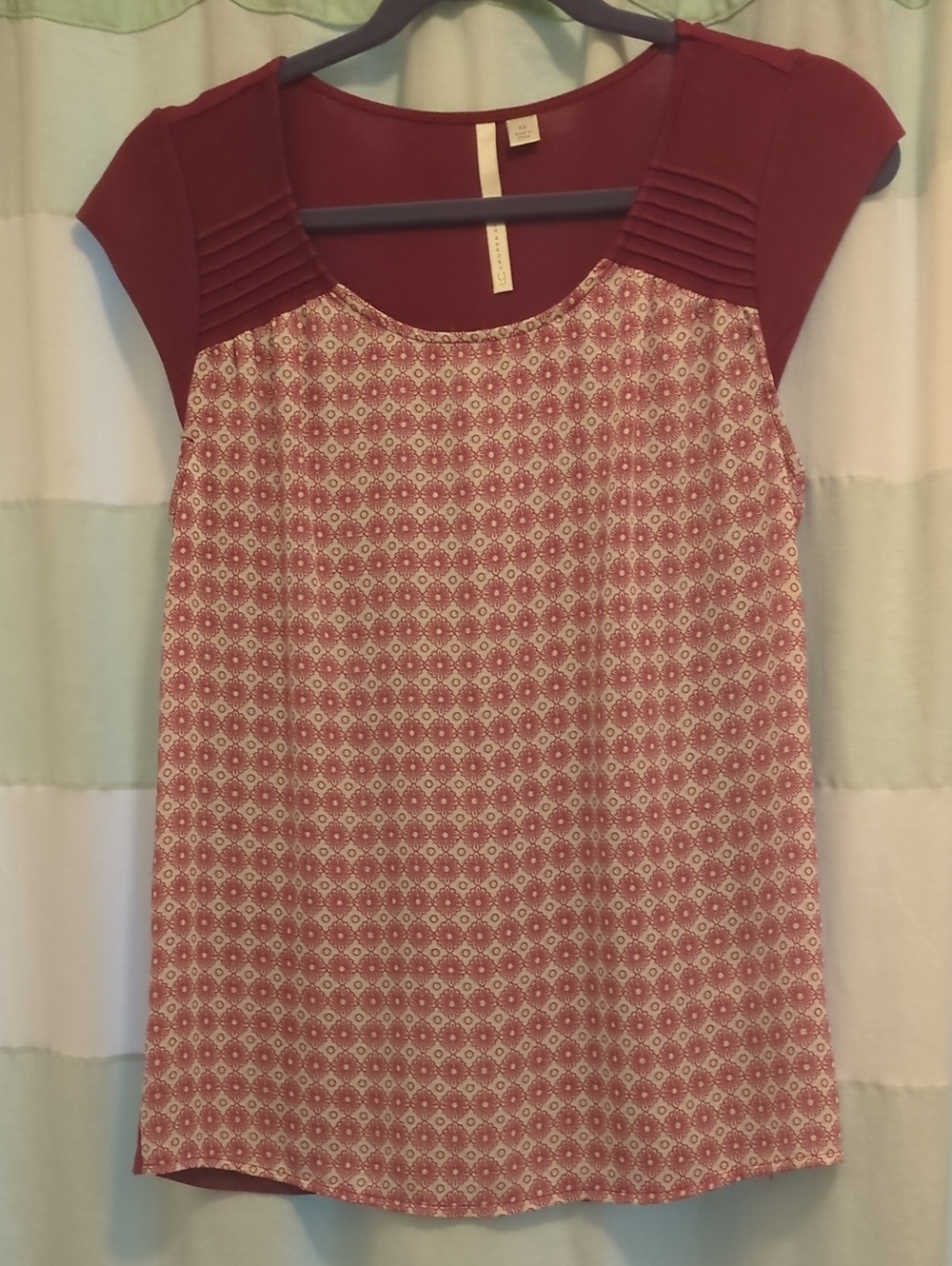 LC Lauren Conrad Maroon Patterned Short Sleeve Tunic